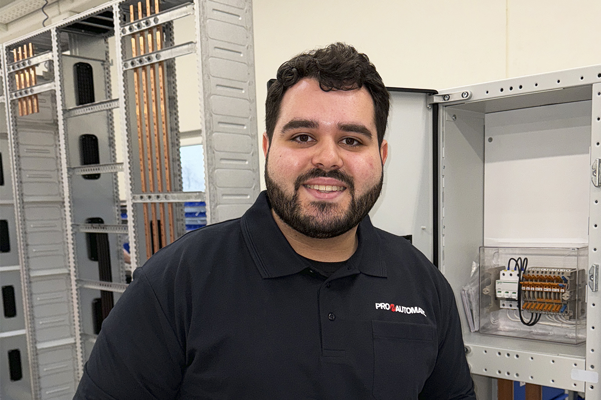Adnan Özcan elinstallatør praktikant Pro-Automatic