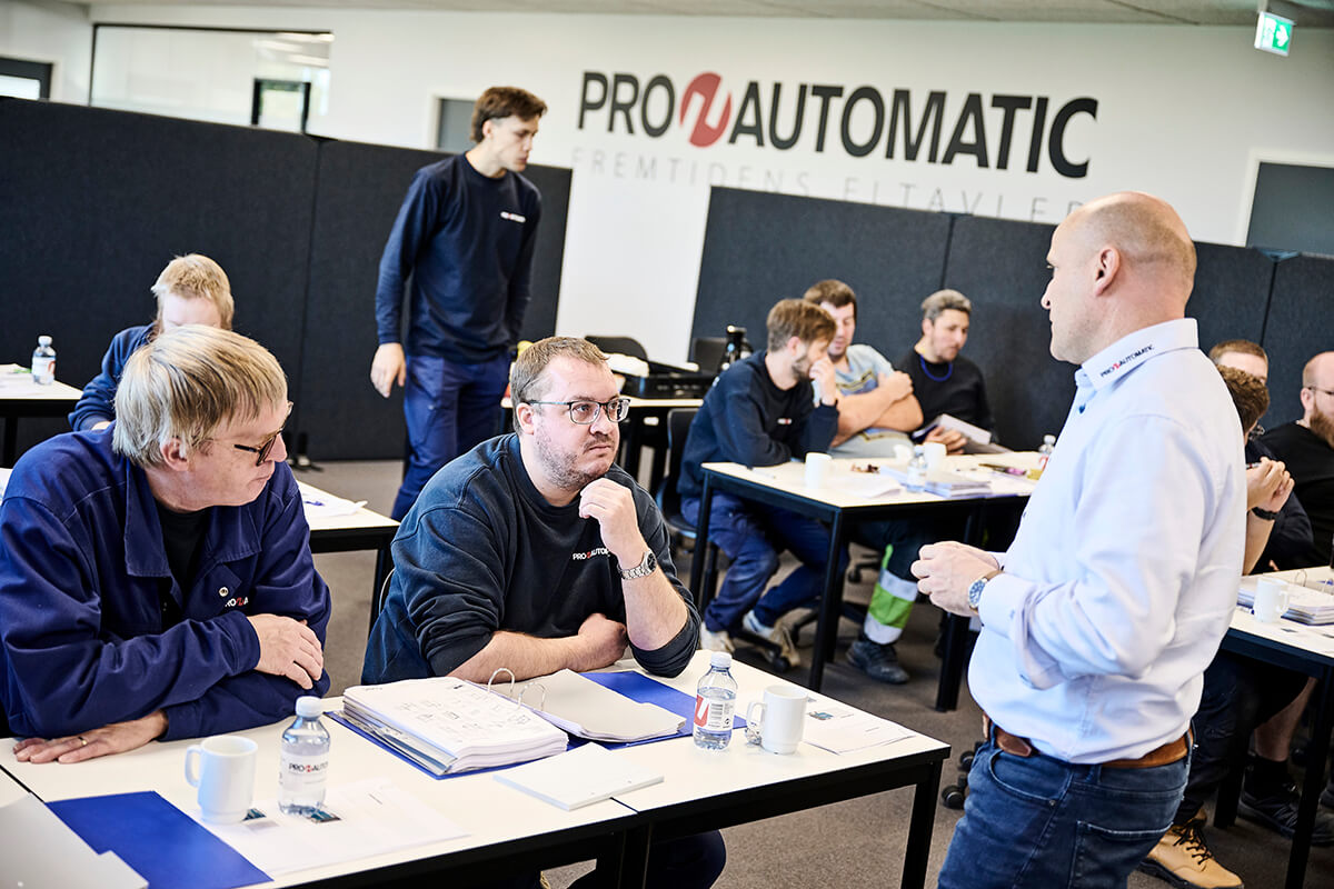 006 Pro Automatic Holsted okt24 CHO kopier 1200 x800