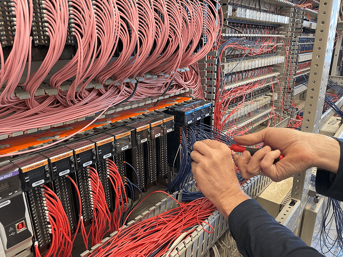 Komplekse styretavler renoveres af Pro-Automatic 